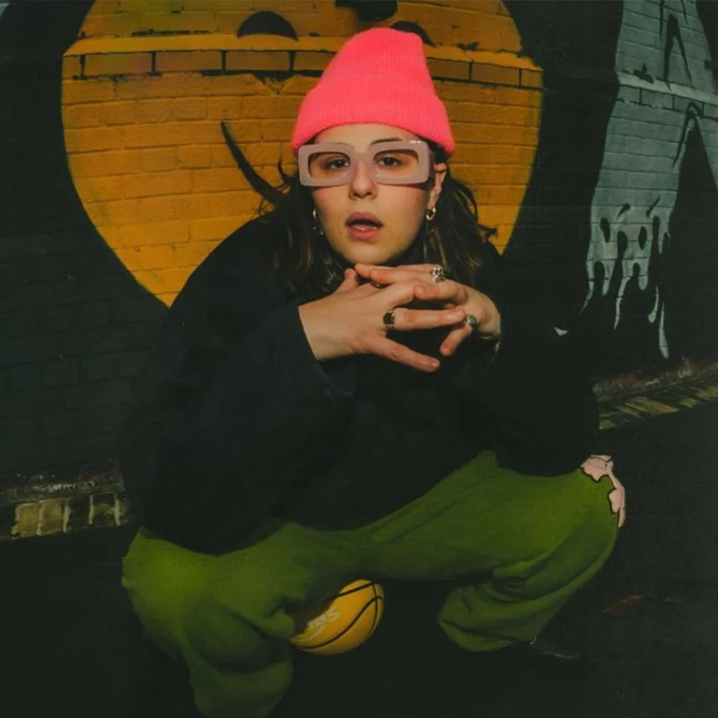 “Awkward Pop” pioneer Belot delivers the pumping pop belter ‘Math’, out March 9th through Submarine Cat Records /  Neon Gold (US)