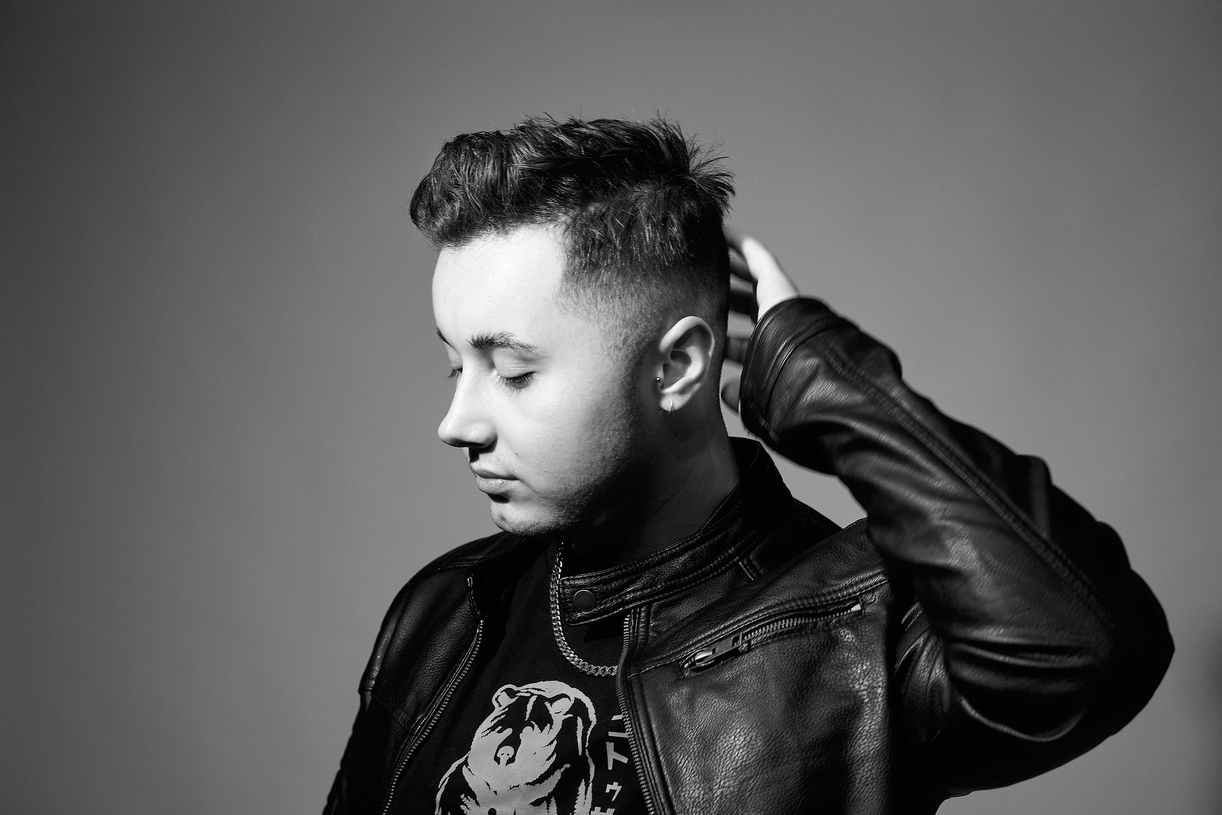 Flynn Marks returns to deliver his uplifting new single 'Grow', out April 13th