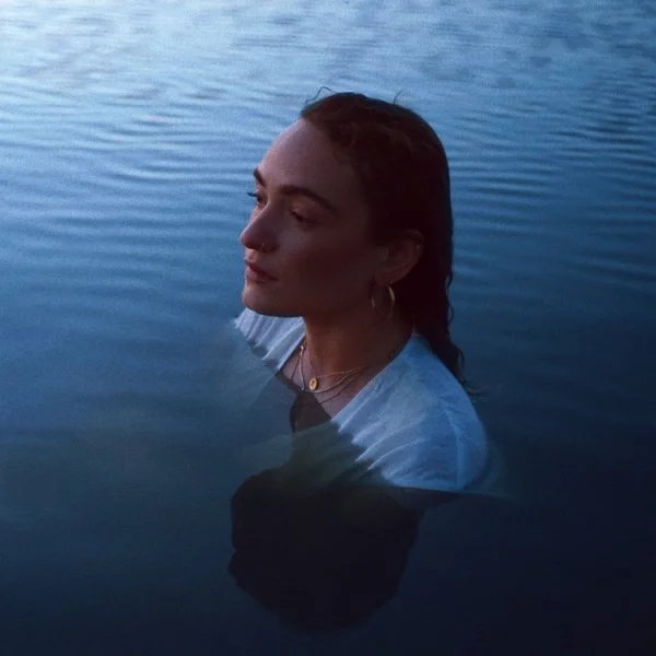 Surinamese/Dutch folk-pop singer-songwriter néomí releases her debut EP 'before' alongside new single 'redemption' on June 24th through PIAS