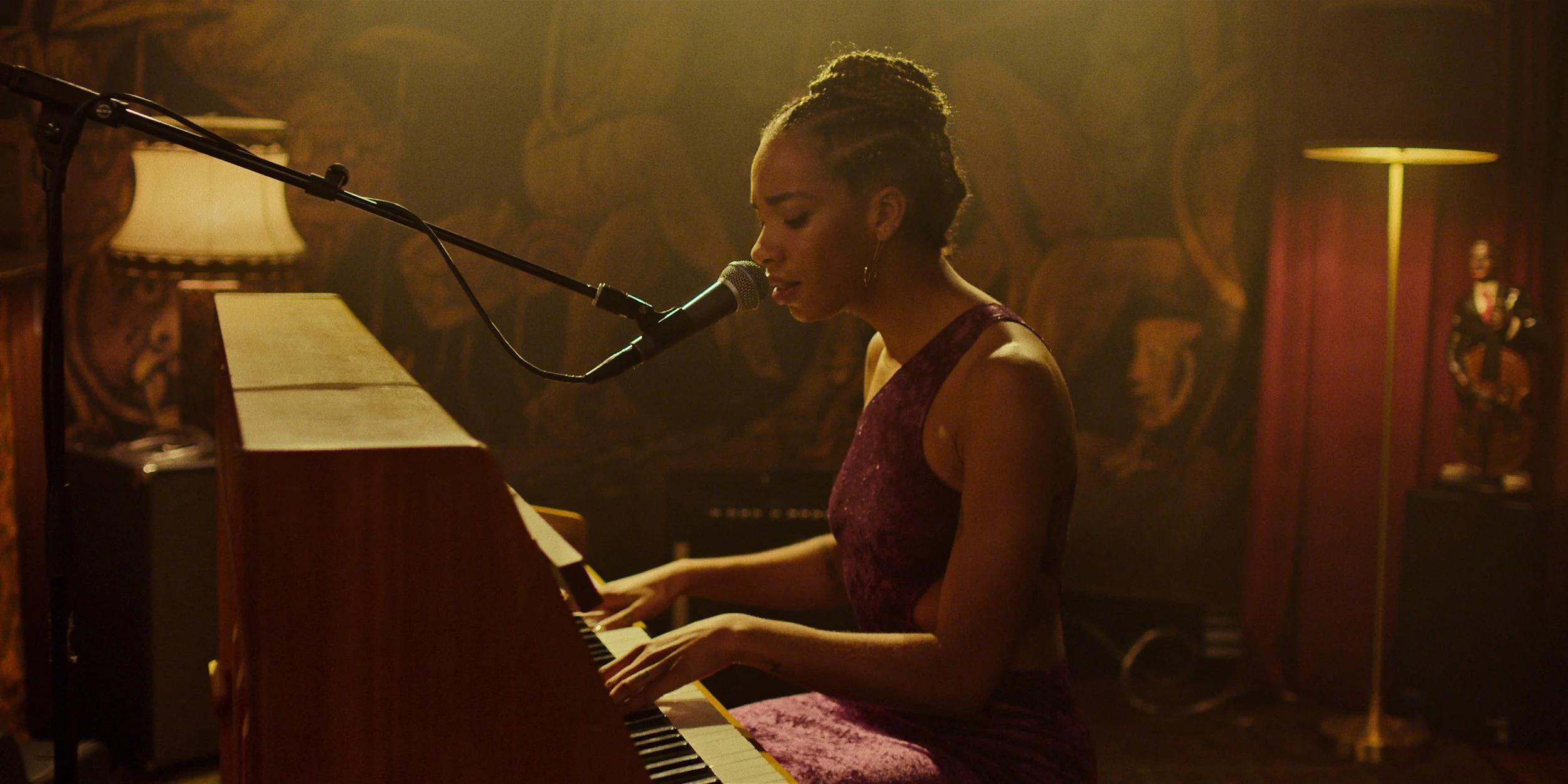 Swedish soul singer Janice unveils the tender new single 'Don't Lay It All On Me', out September 30th through PIAS