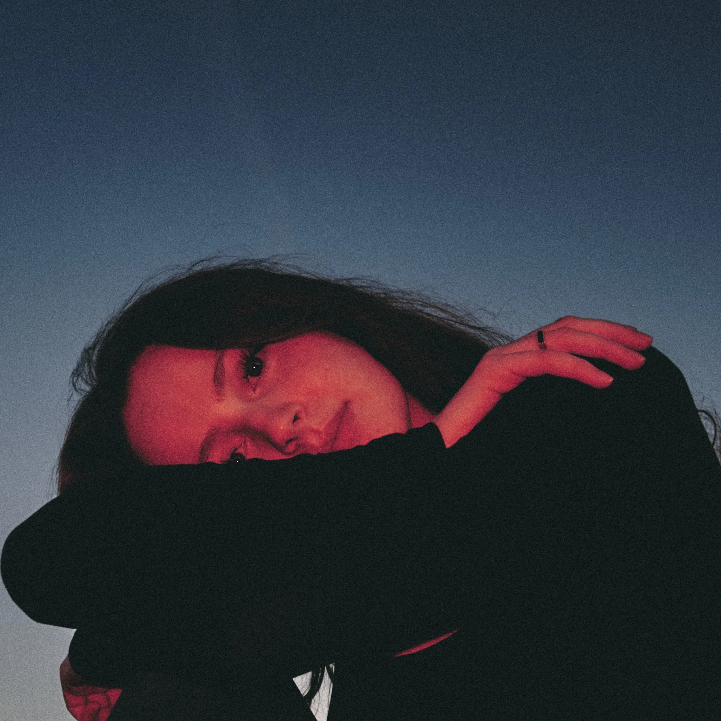 Emerging alt-pop artist Siobhán Winifred delivers the heartfelt new single 'This House', Out November 2nd