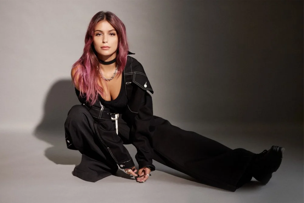 Israeli artist Gali Givon shares her anthemic new single 'Some Things Don't Matter', out November 24th through Universal Music 