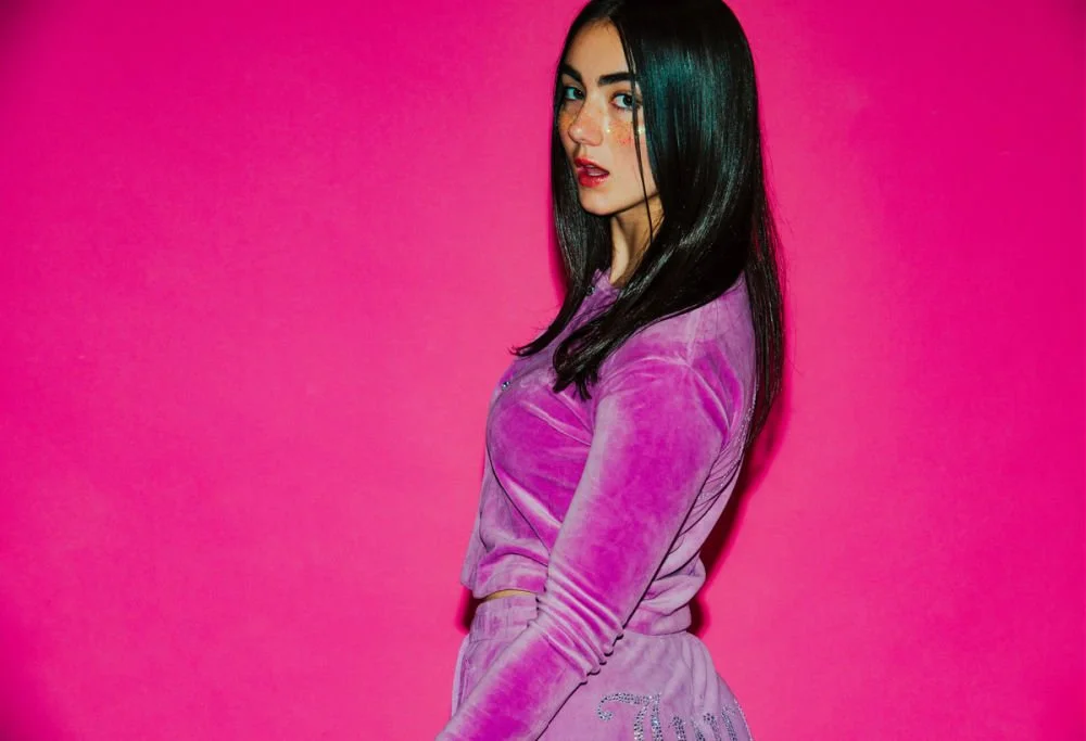 Irish pop artist KEHLI returns with the glittering new single 'Lose U Now'
