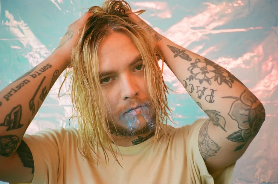 French Polymath ALIAS releases new single "CURSED" via Simone Records