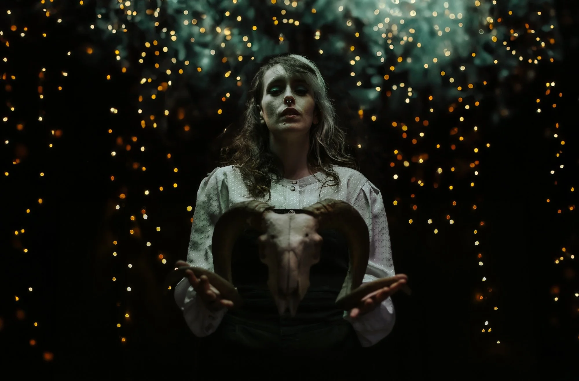 IRISH ARTIST SISTER GHOST ANNOUNCES ALBUM LAUNCH SHOW FOR HER DEBUT LP ‘BEYOND THE WATER’ AT DERRY’S NEVRE CENTRE ON HALLOWE’EN NIGHT – OCTOBER 31ST