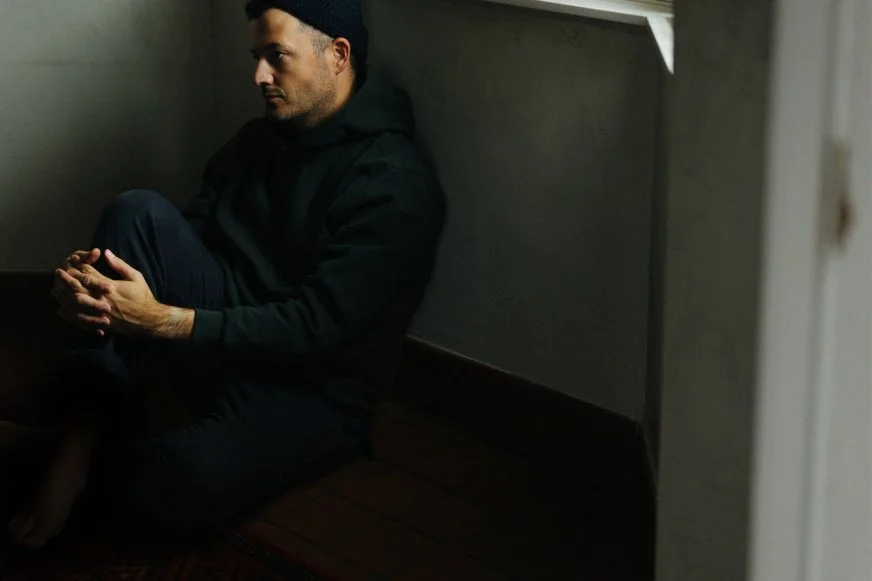 Platinum-selling Seattle artist SYML releases new single "Carry No Thing" + new album 'Nobody Lives Here' out April 4th