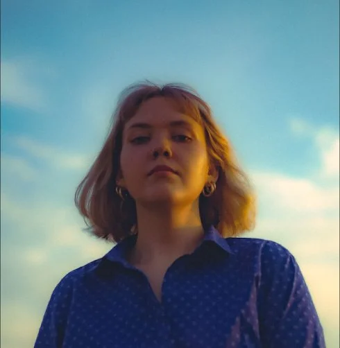 US Americana-Folk sensation Jess Kerber announces debut album 'From Way Down Here' out June 20th on Felte Records + releases her heartfelt new single "Never Again"