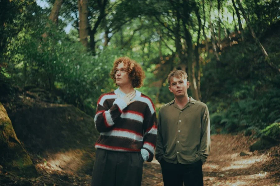 Yorkshire duo Seafret share final preview of their forthcoming album (Fear Of Emotion out March 27th) with new James Morrison collaboration "Driftwood"