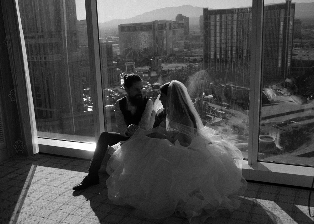 wynn-las-vegas-wedding-photographer-elopement-ochiweddings221117 (198).jpg