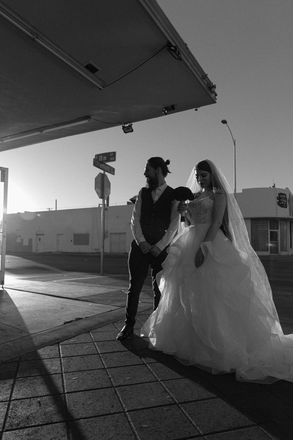 las-vegas-wedding-photographer-elopement-ochiweddings231117 (25) - Copy.jpg