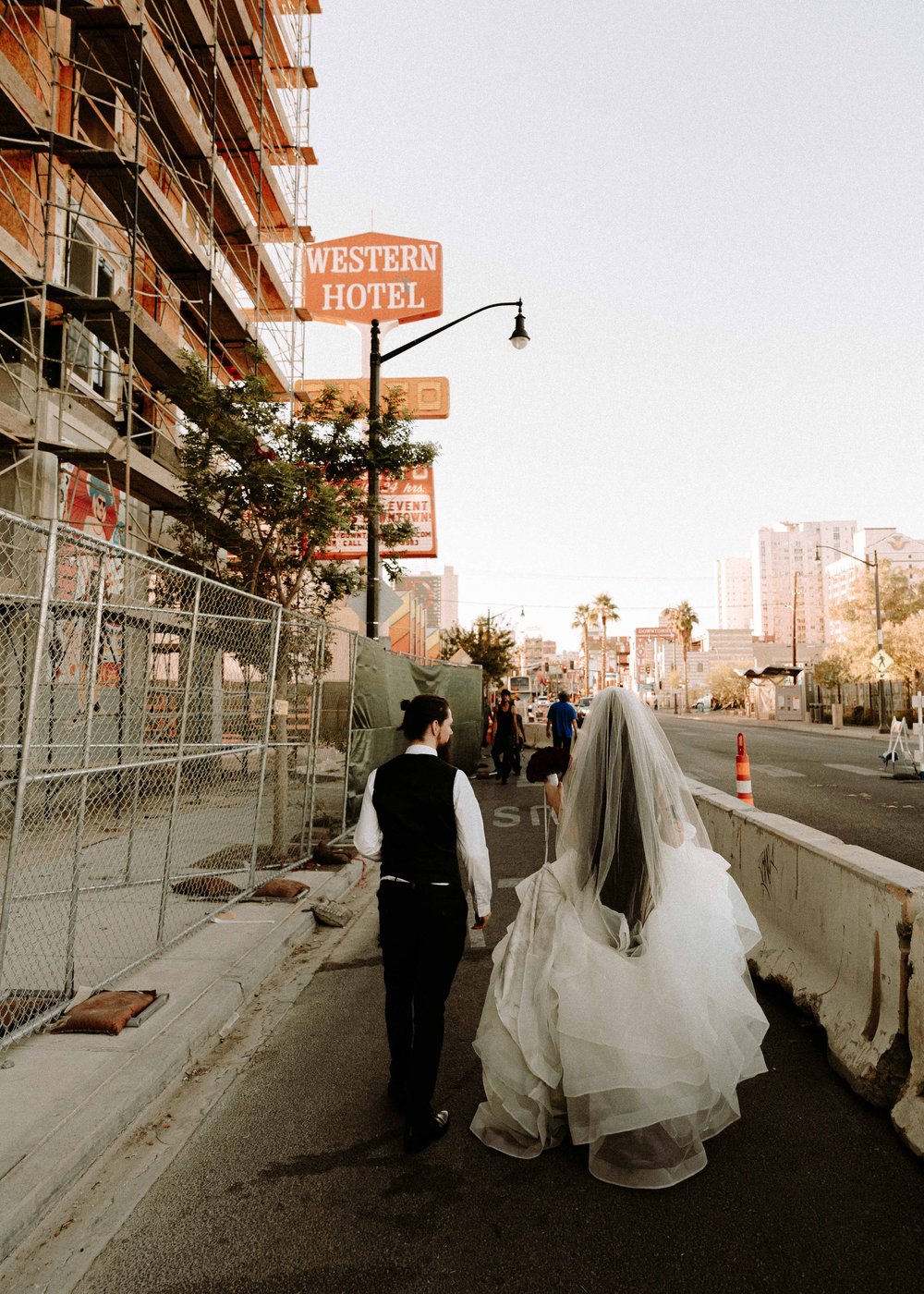 las-vegas-wedding-photographer-elopement-ochiweddings231117 (35).jpg