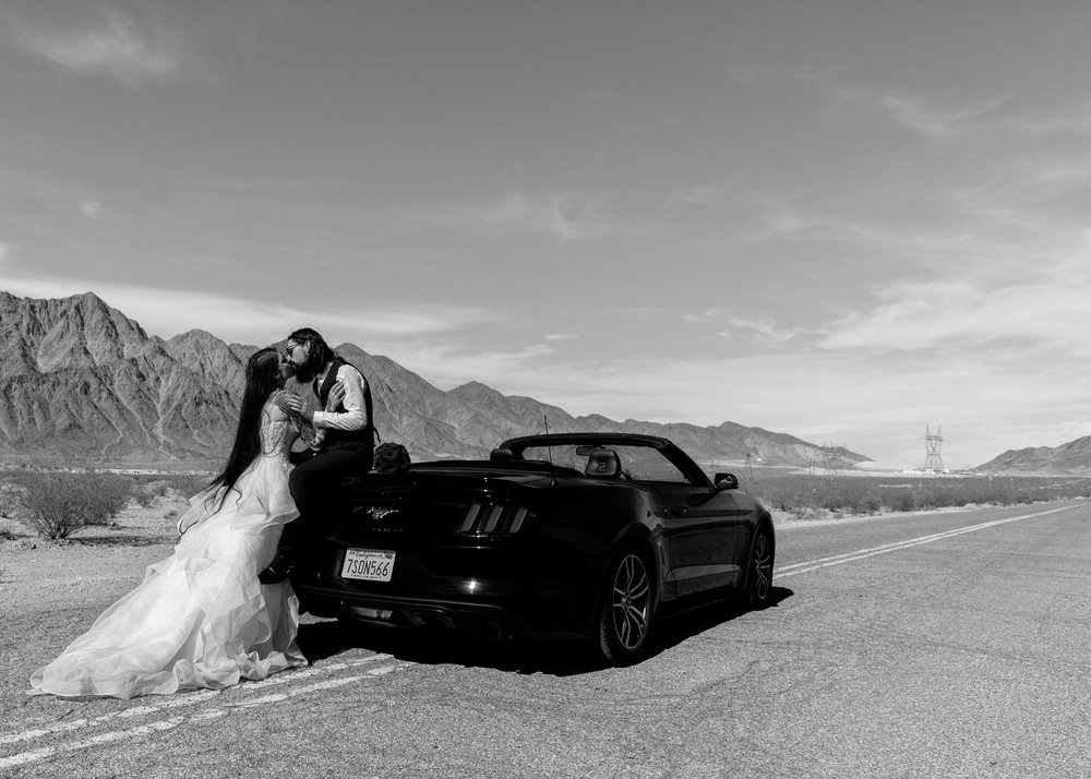 las-vegas-dry-lake-bed-wedding-photographer-elopement-ochiweddings231117 (63).jpg