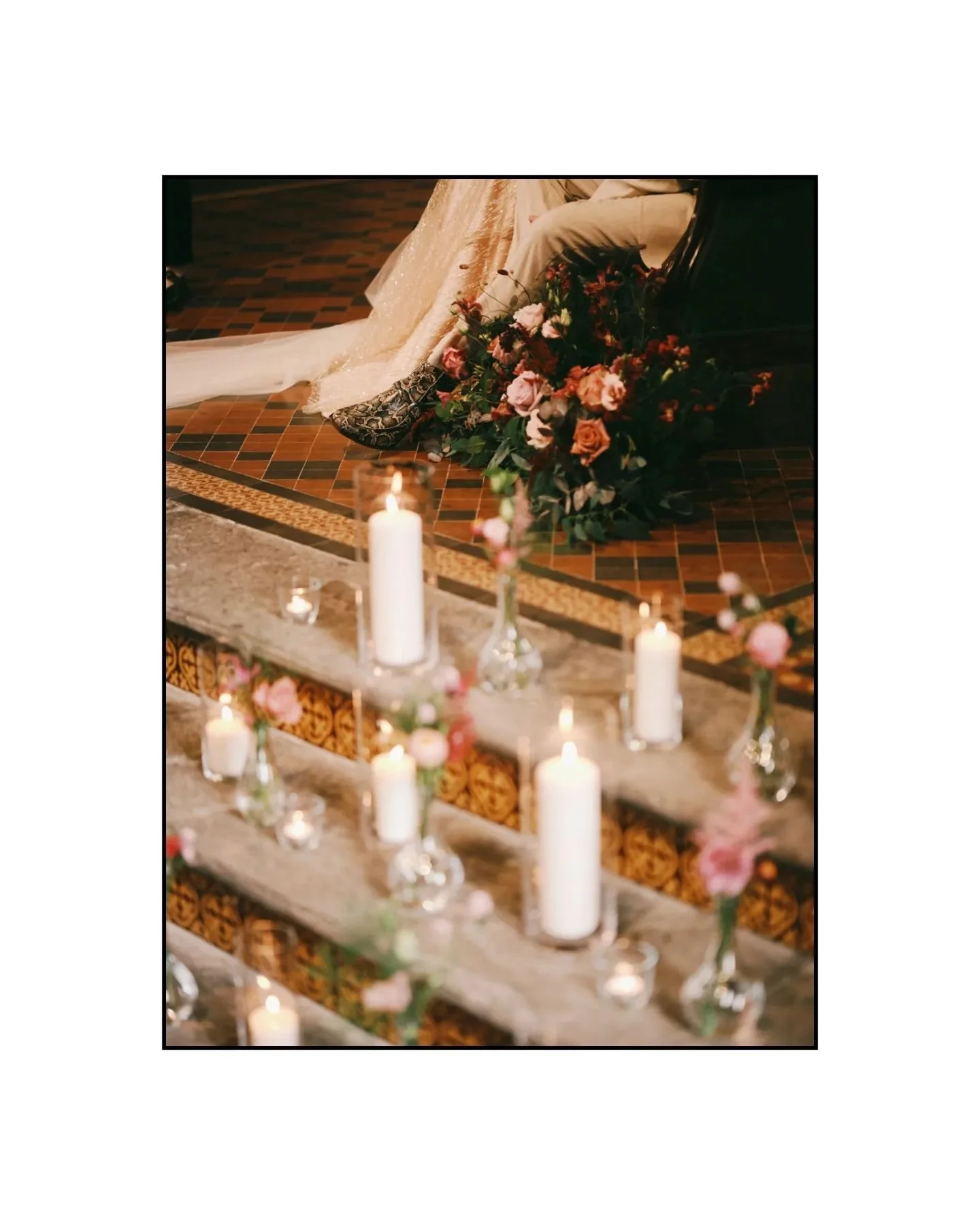 Ceremony details. 💘

&quot;Where will you stand during the ceremony?&quot;

Absolutely everywhere I can to be unobtrusive, but still capture all the intimate moments. 

At my favourite @themountwithout_events. 

#themountwithout #bristolweddingphoto