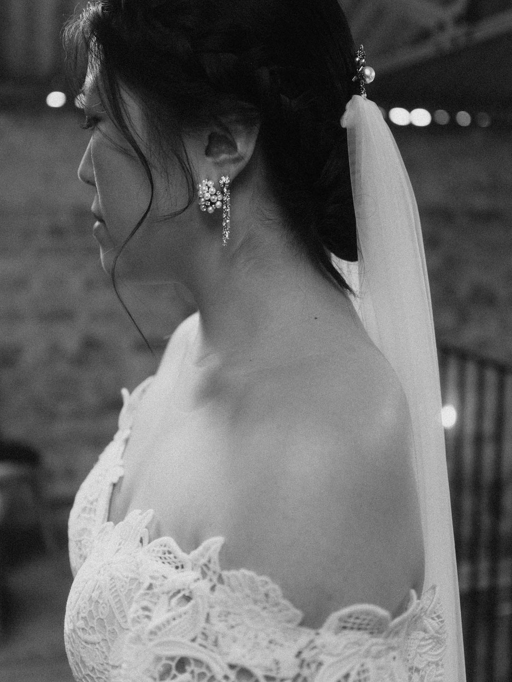botley-hill-barn-documentary-style-wedding-photographer-Surrey-Ochi-Weddings016.jpg