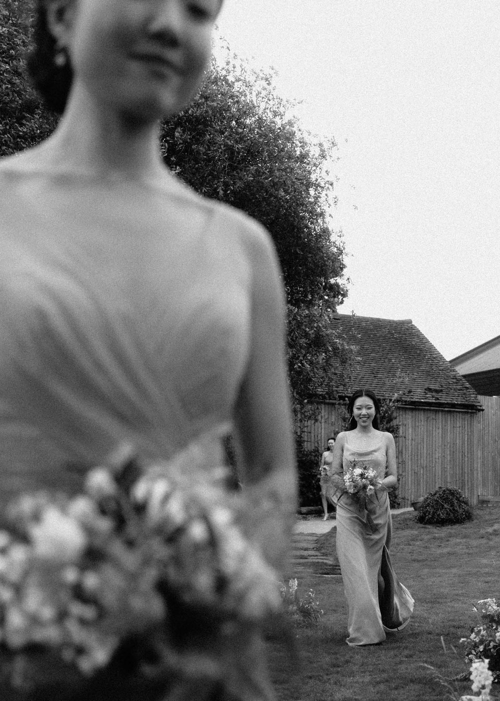 botley-hill-barn-documentary-style-wedding-photographer-Surrey-Ochi-Weddings027.jpg