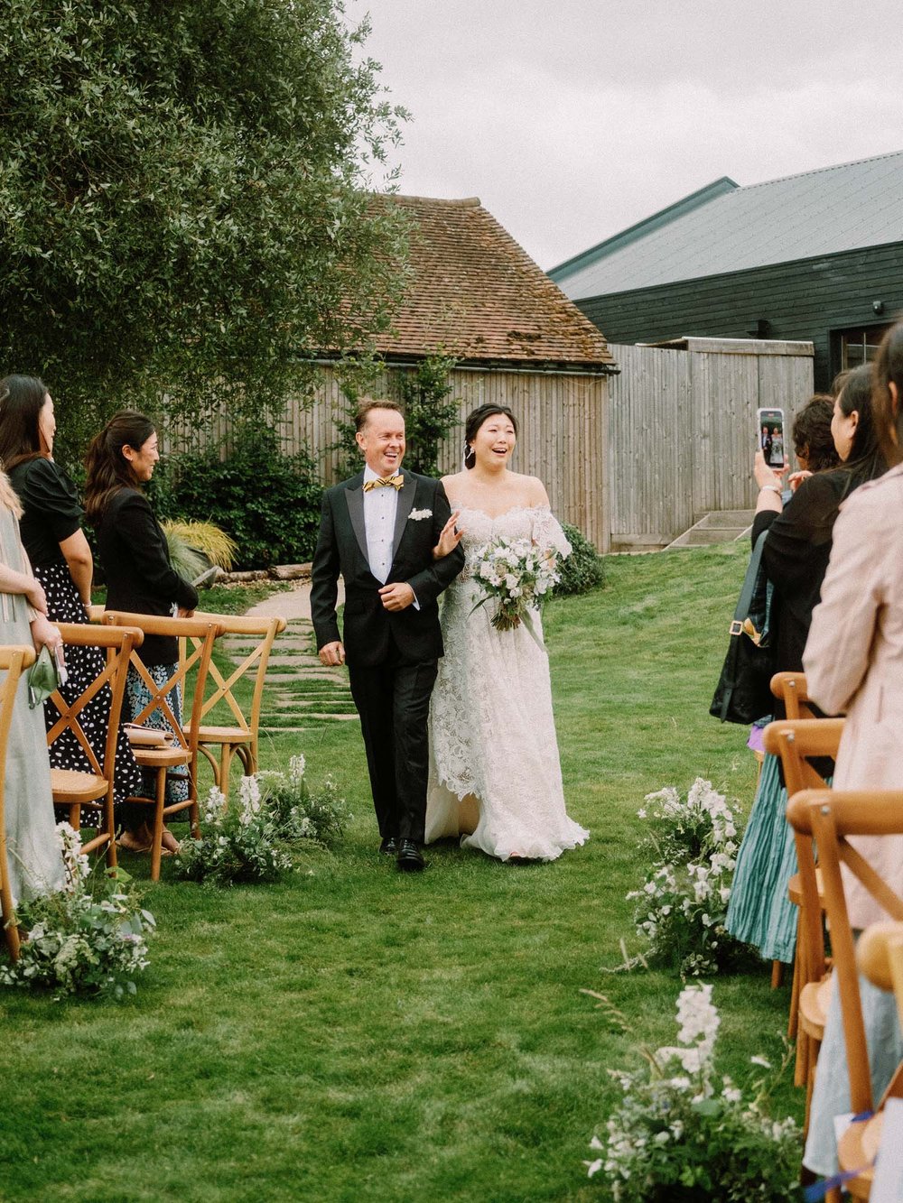 botley-hill-barn-documentary-style-wedding-photographer-Surrey-Ochi-Weddings029.jpg