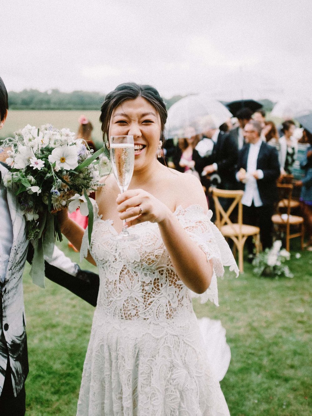 botley-hill-barn-documentary-style-wedding-photographer-Surrey-Ochi-Weddings041.jpg