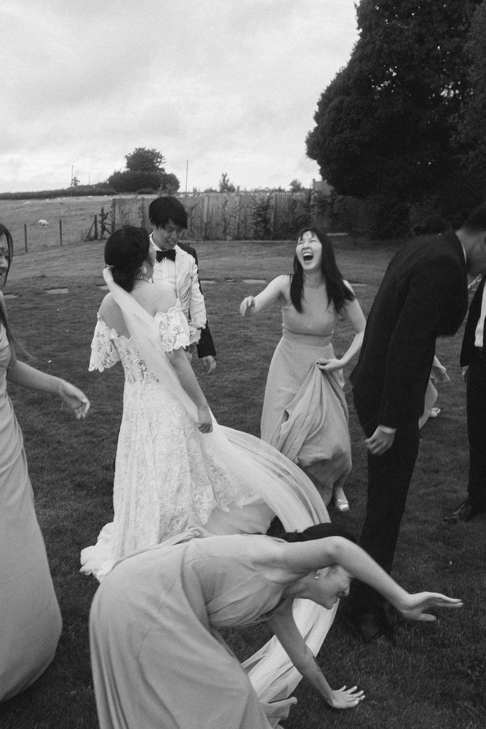 botley-hill-barn-documentary-style-wedding-photographer-Surrey-Ochi-Weddings068.jpg
