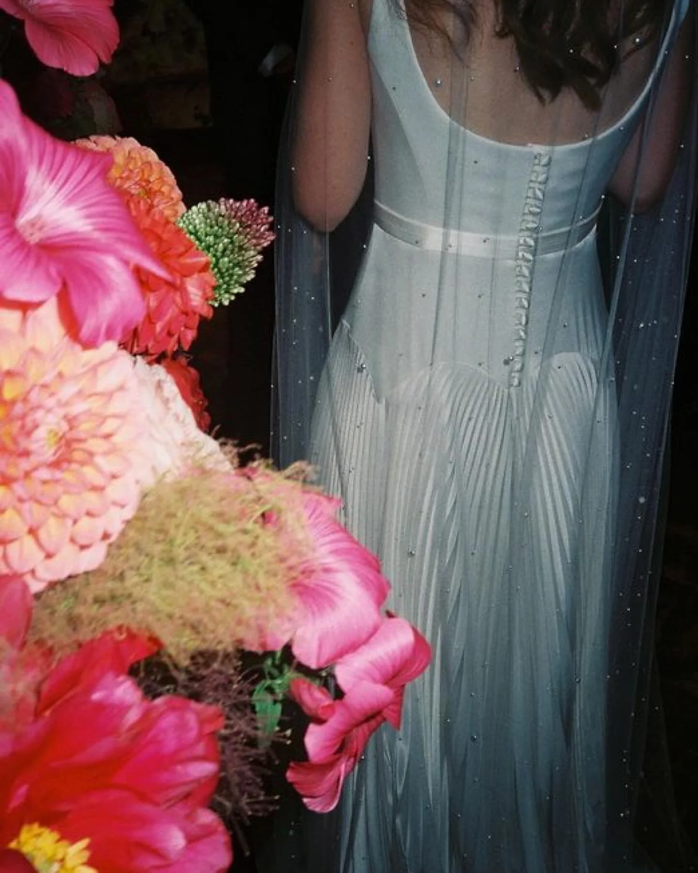 Clapton on Film 🎞️ 🌸

@claptoncountryclub 
@photographiqueuk
@greta_in_flowers 
@terripacemakeup 
@suzanneneville 
@jonhowellsjazzband 

Bristol wedding photographer | London wedding photographer | Editorial wedding photographer | Documentary weddi