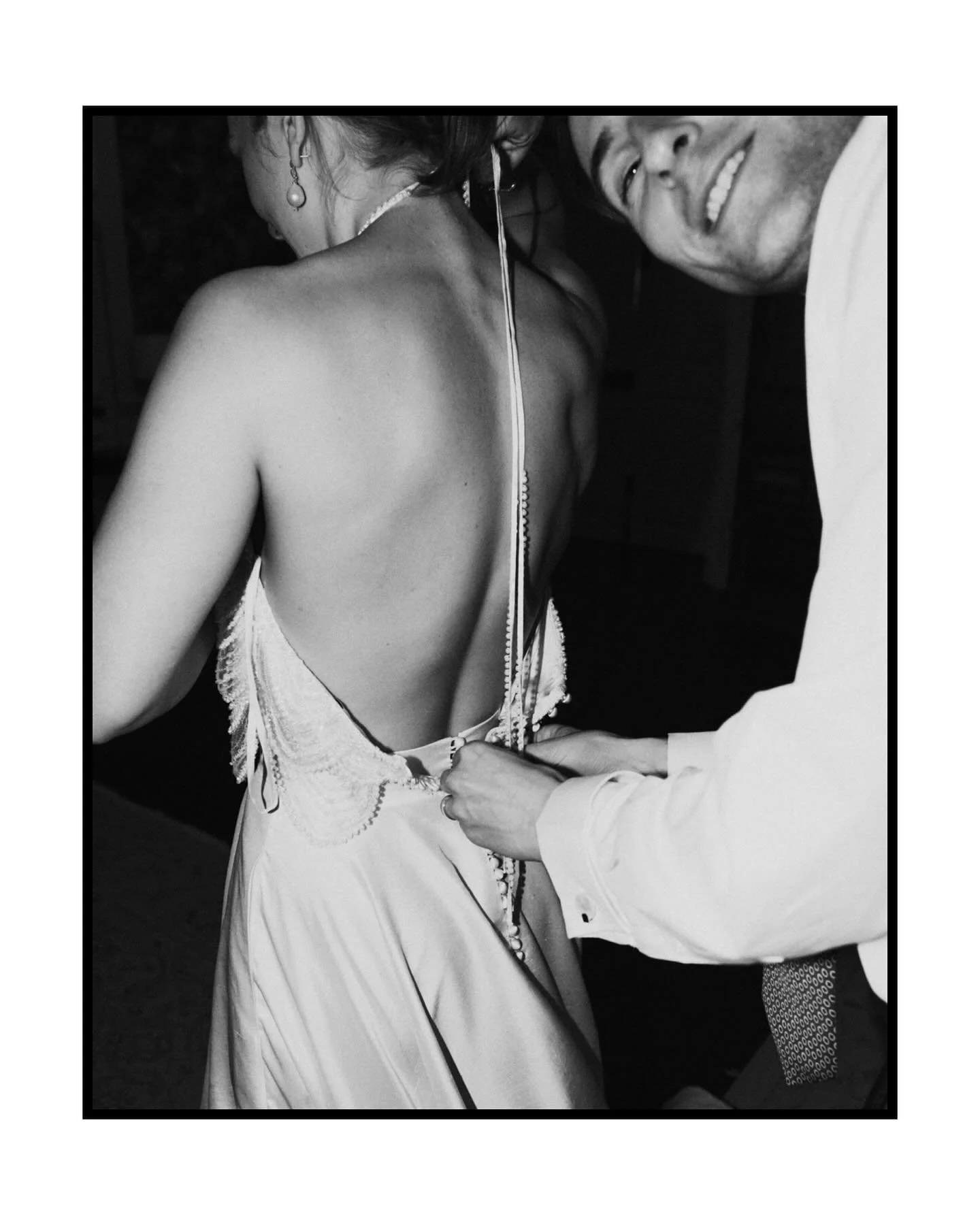 Harriet &amp; Dan ❤️&zwj;🔥🍾

@brymptonhouse 

Bristol wedding photographer | London wedding photographer | Editorial wedding photographer | Documentary wedding photography | Film wedding photographer 

#londonweddingphotographer
#documentarywedding