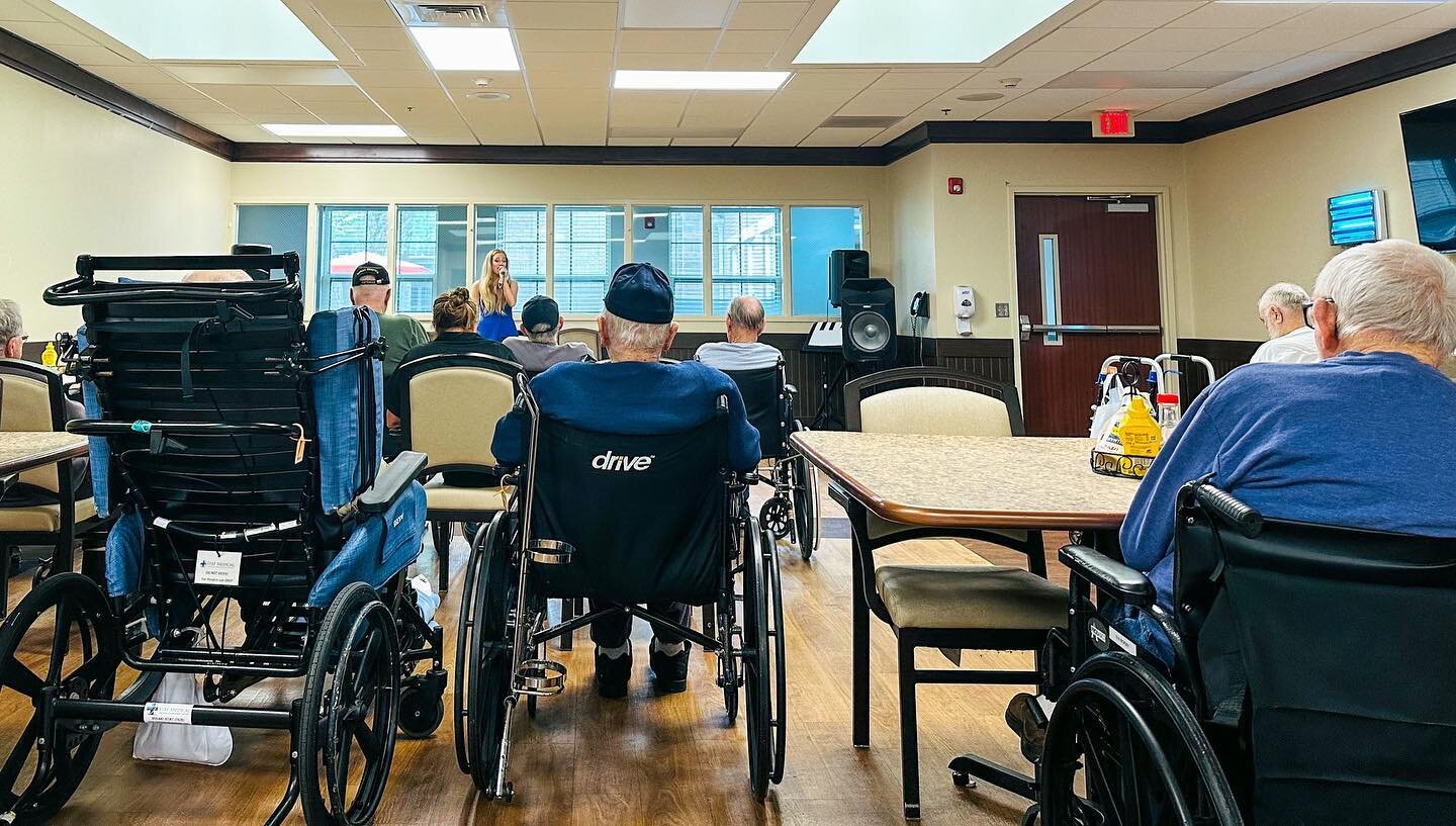 Our Huntsville, Alabama #heroeshometour visit was incredible! We captured the sweetest veteran giving @savannahmaddison his hat. Such a humbling moment! We truly appreciate the service of these heroes. ❤️ #veterans #thankyou #heroes