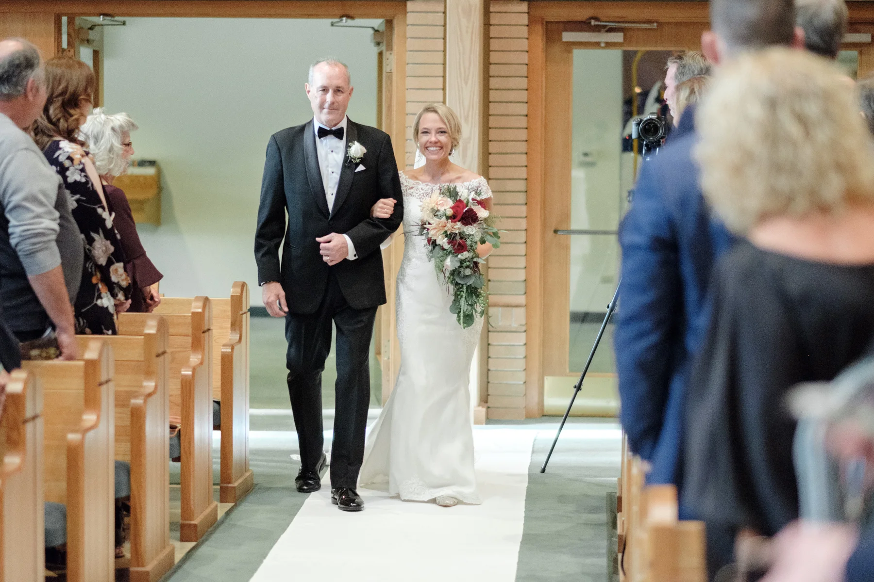 2017_BAP_KalliMatt_Gleneagles_CountryClub_Lemont_Wedding-34.jpg
