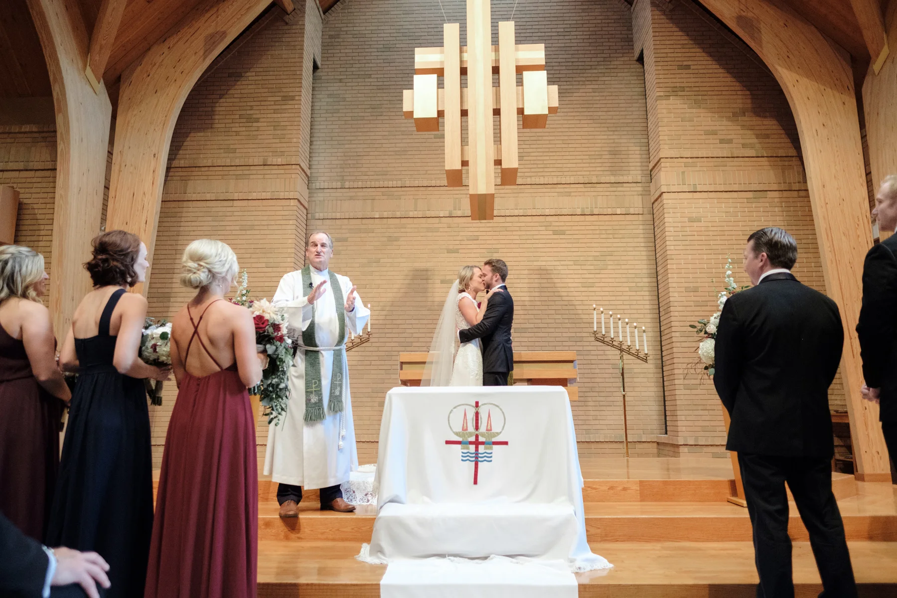 2017_BAP_KalliMatt_Gleneagles_CountryClub_Lemont_Wedding-47.jpg