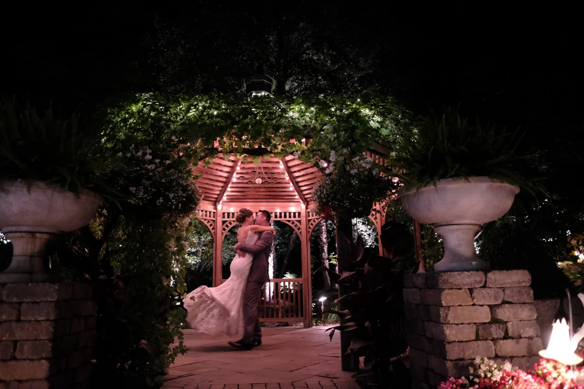 2017_Kari_Jeremy_BLOG_Woodstock_Gardens-99.jpg