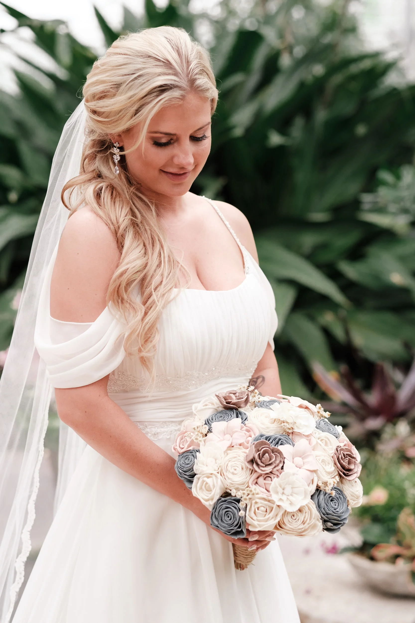 19-06-01 Megan Josh - Nicholas Conservatory Wedding-28.jpg