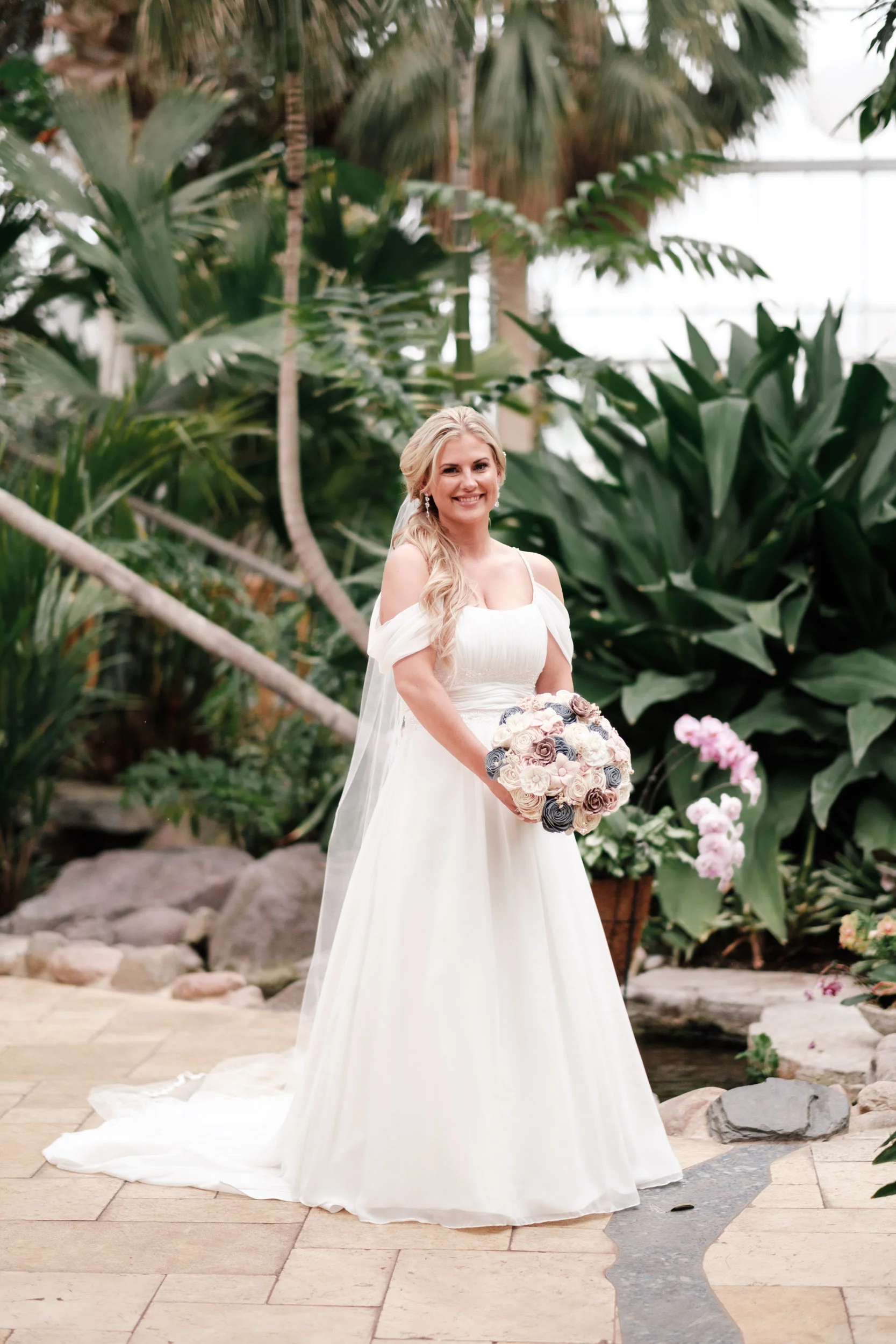19-06-01 Megan Josh - Nicholas Conservatory Wedding-31.jpg