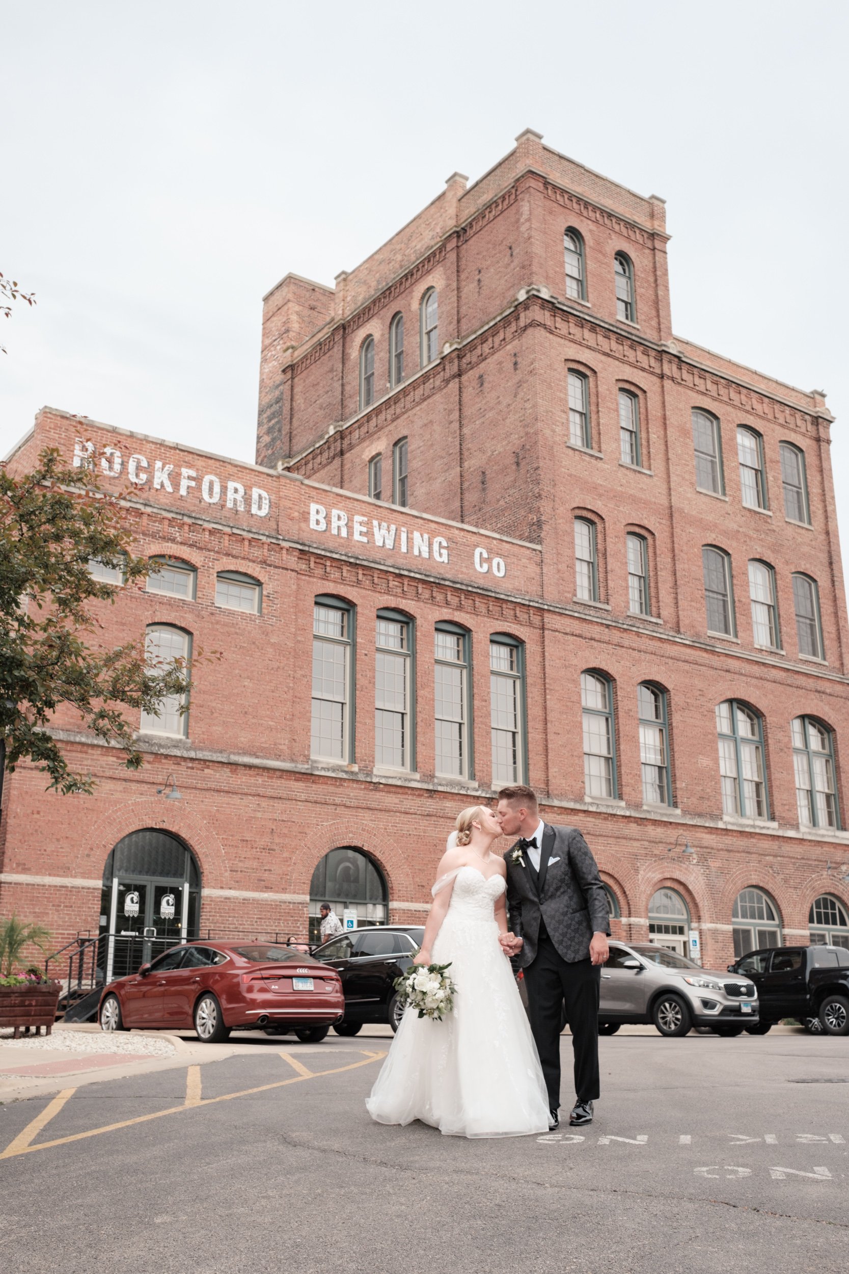 prairie-street-brewing-company-rockford-wedding-78.jpg