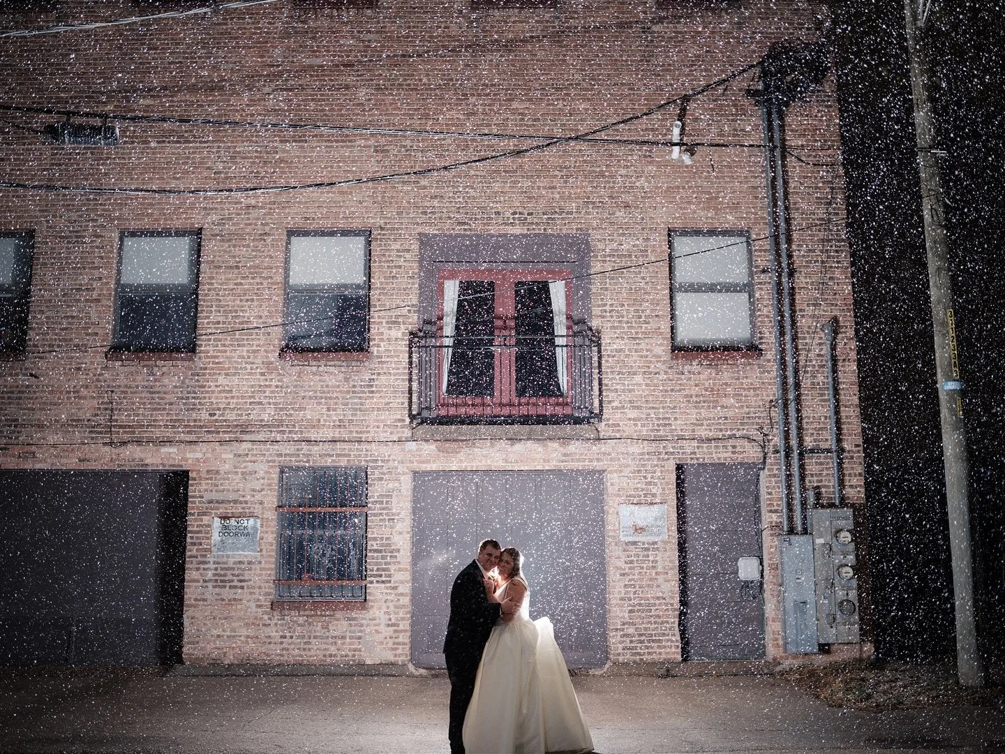 Stephanie &amp; Andrew &hearts;️ November 8, 2025

Venue @unionrockford &amp; @unionlounge815 
Florals @eventfloralinc 
Dj, draping, and lighting @luxeproentertainment 

#badamsphotography #rockfordillinois #rockfordwedding #rockfordweddingphotograph