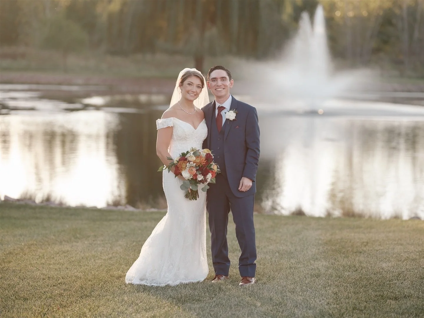 Devon &amp; Tyler October 11, 2025 &hearts;️&hearts;️

Venue @thepavilionatorchardridgefarms 
Florist @eventfloralinc 
Dj @luxeproentertainment 

#badamsphotography #pavilionatorchardridgefarms #rocktonillinois #illinoisweddingphotographer #illinoisp