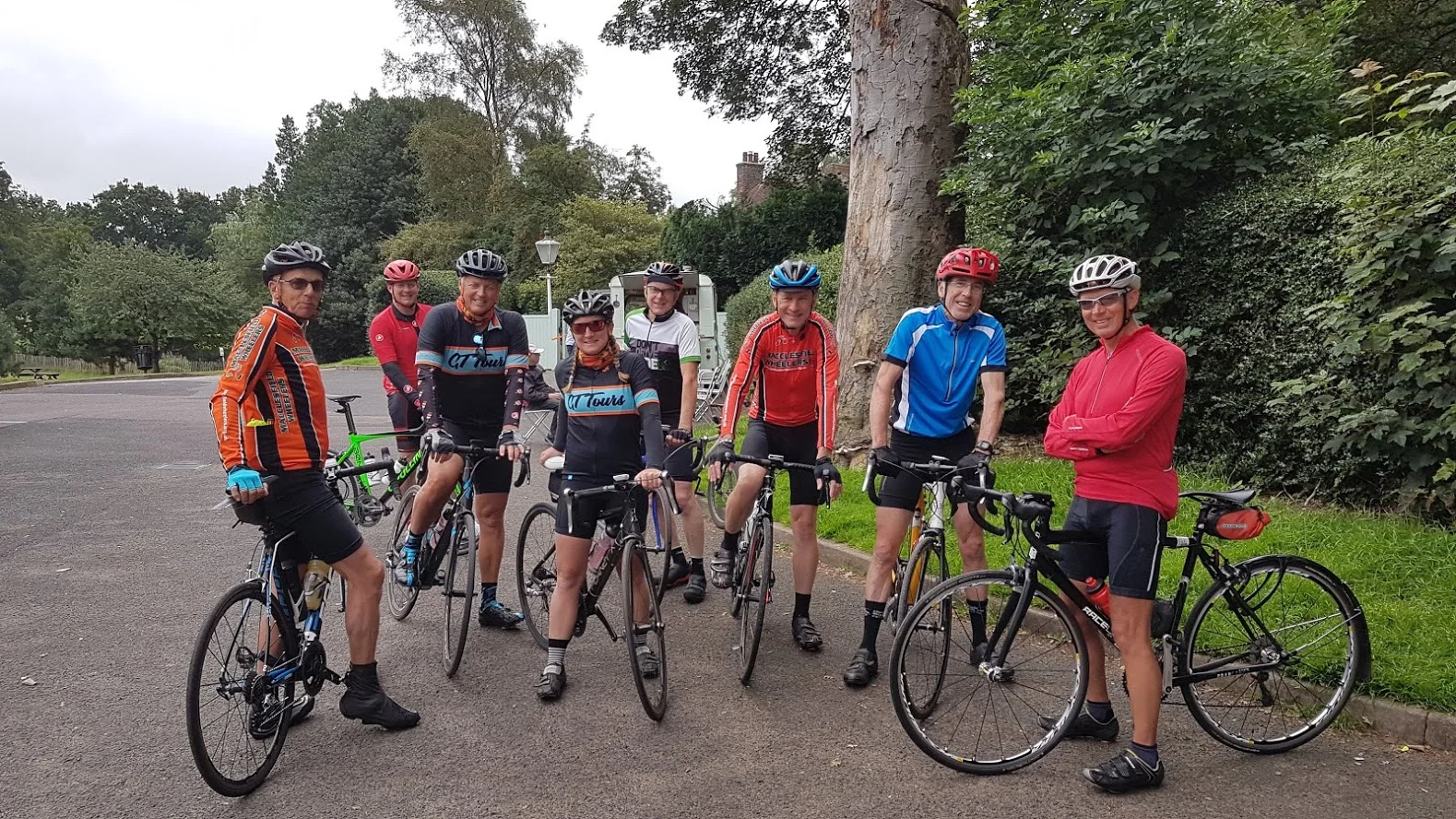 John, Oliver, Graham, Becky, Dave, Dave, Raph, Hail Ride Leader Moray. Count the Garmins.