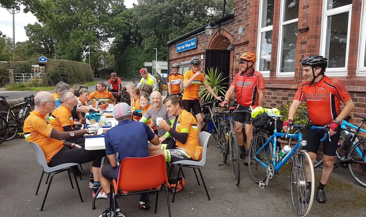 The first of the Easy Ride cavalry arrive: Paul, Philip, Richard, Ian, Griff, John.