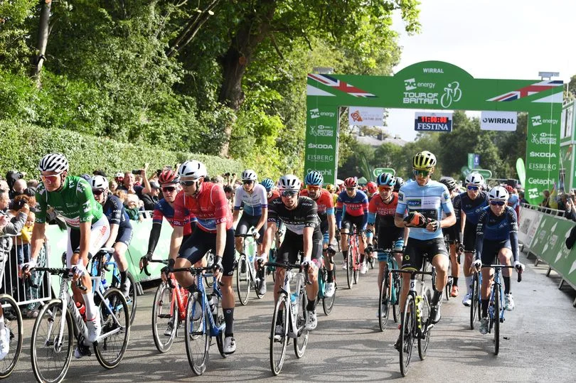 Larkling ride to Werneth Low TOB Special