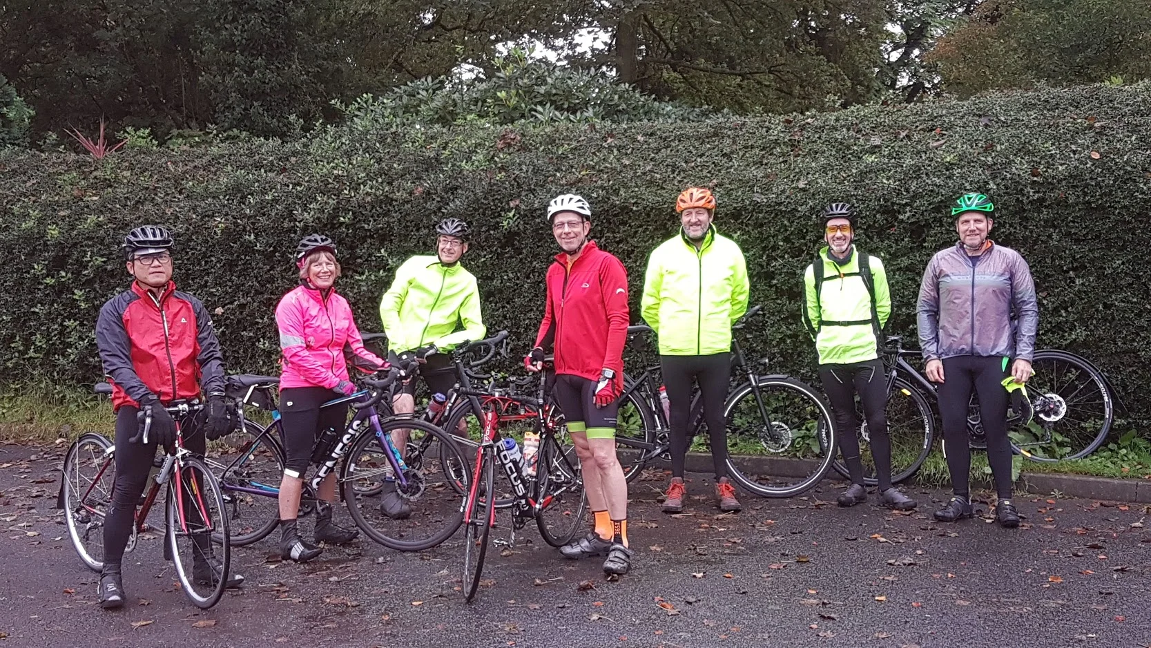 Larks n Larklings: Mike, Sue, Steve, Jochen, Simon, Jim, Stuart. Larks meeting us en route: Mark, Richard.