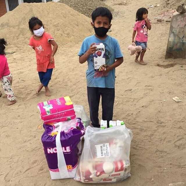 🇵🇪 abajo | Yesterday was a milestone for us, as we thought we would never be able to do it: with quarantine loosening up a (little) bit, we were able to personally bring supplies to our kids in Alto Trujillo, thanks to the on-the-spot logistic help