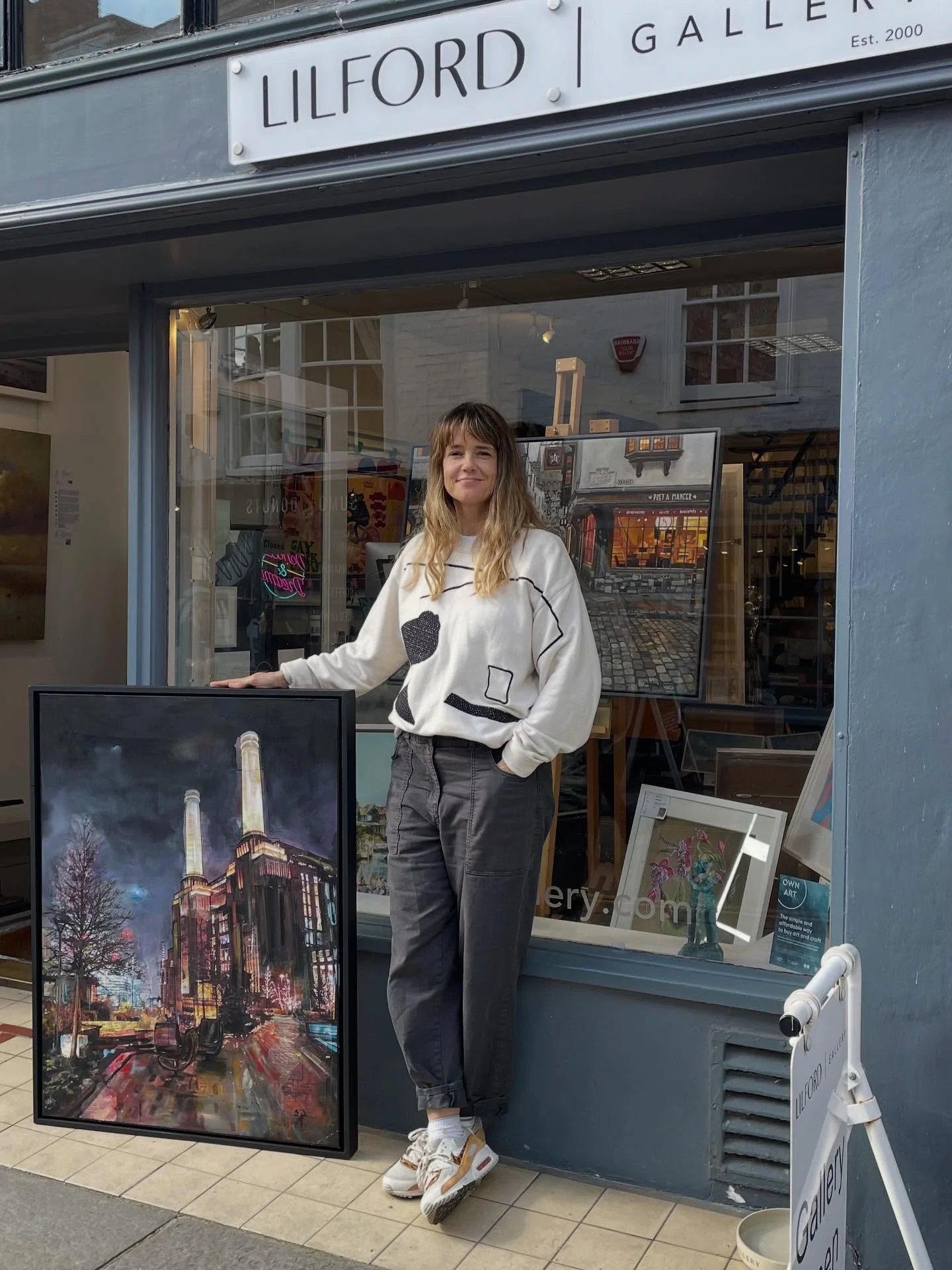 New arrival! 
A vibrant painting of &ldquo;Evening Light Battersea&rdquo; in London, by Anna Allworthy, now on display at the Lilford Gallery.

#art #collages #kentartist #kentart #batterseapowerstation #annaallworthyartist #independentgallery #lilfo