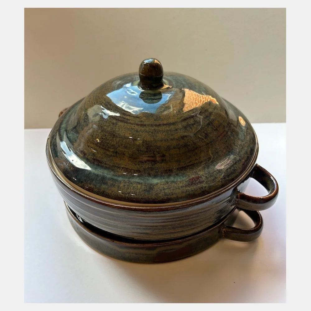 pot with lid and serving dish.jpg