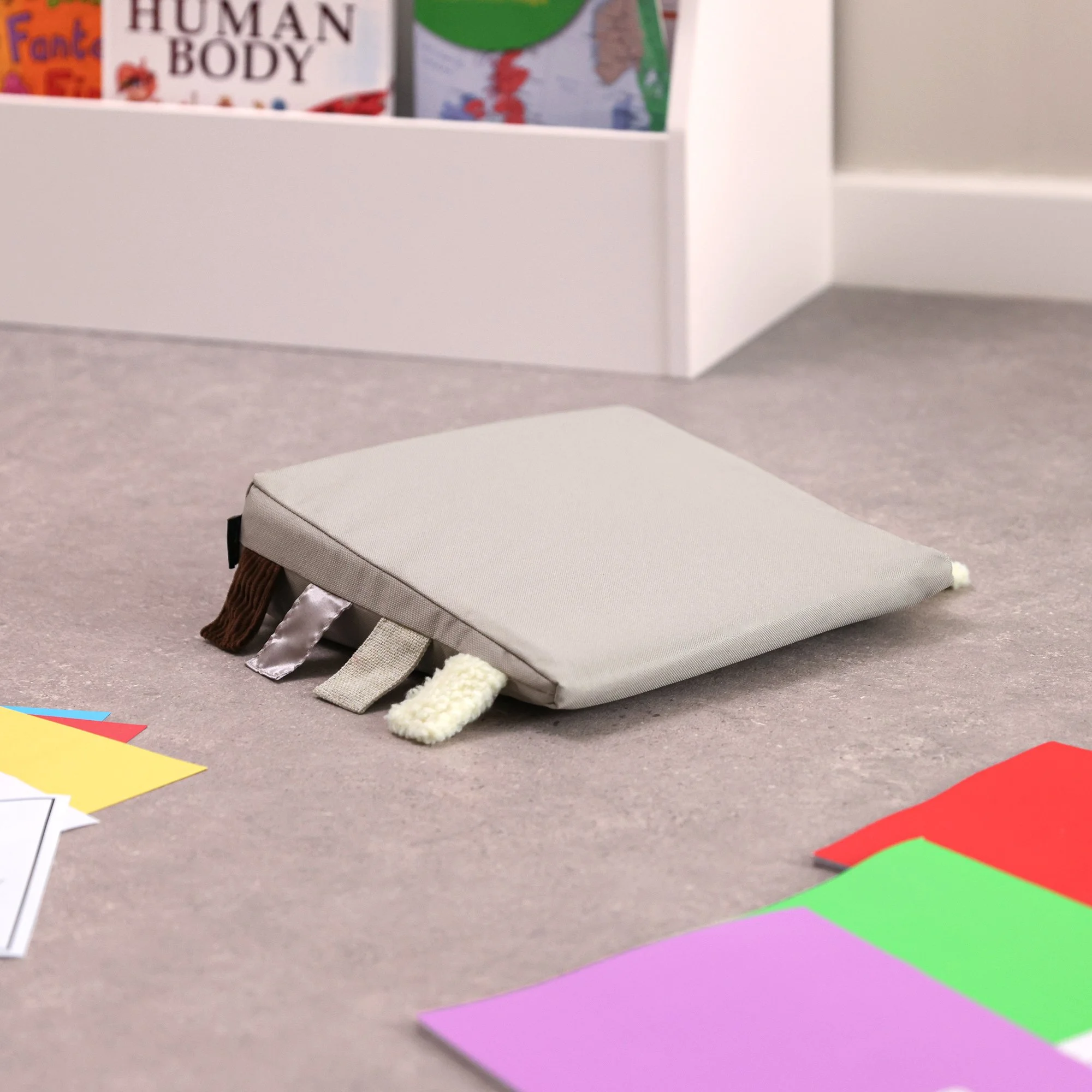 ED1FOAMWEDGE005_LS_2000.jpg