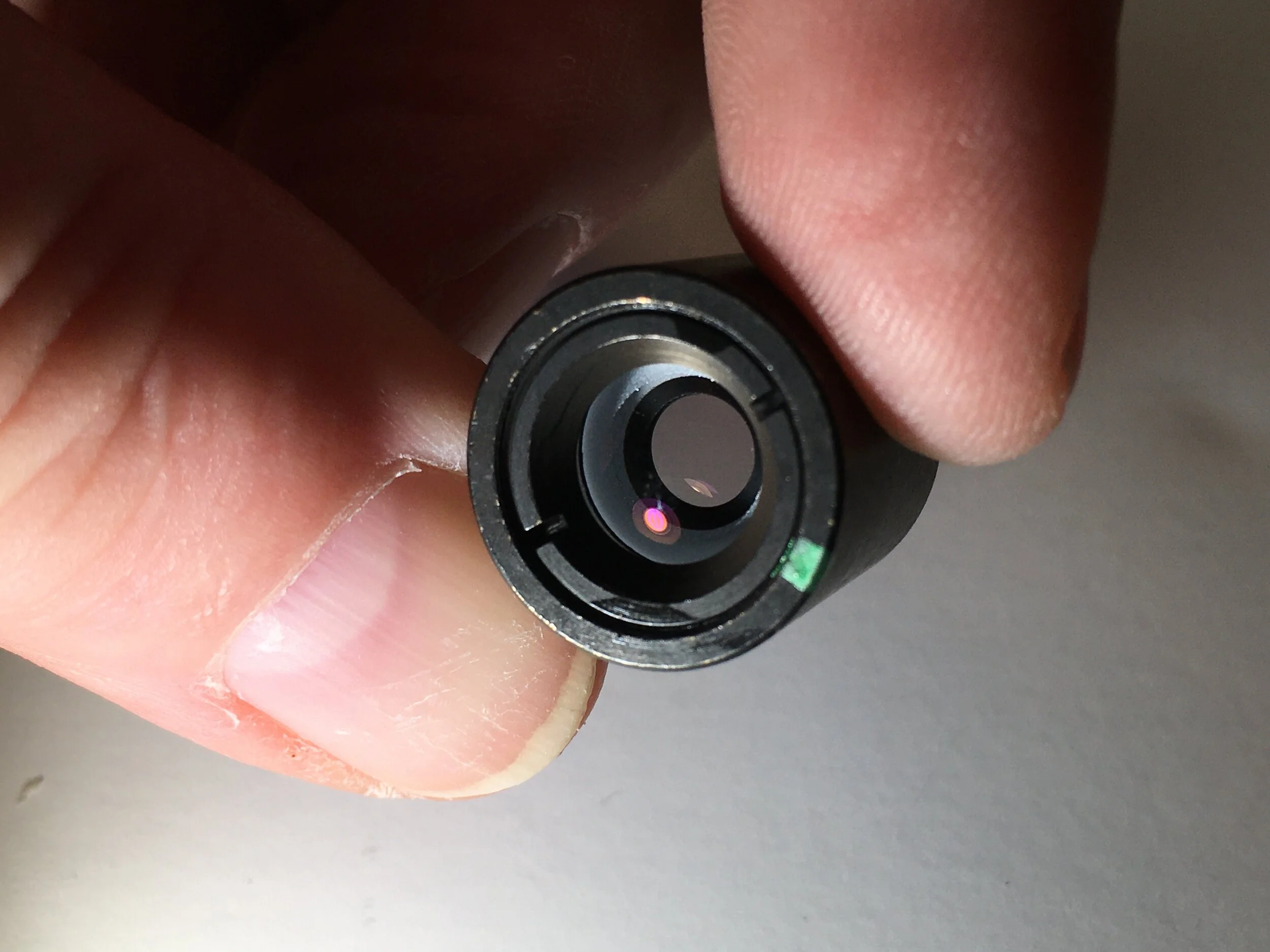 How a salvaged scanner lens becomes a macro lens for your phone