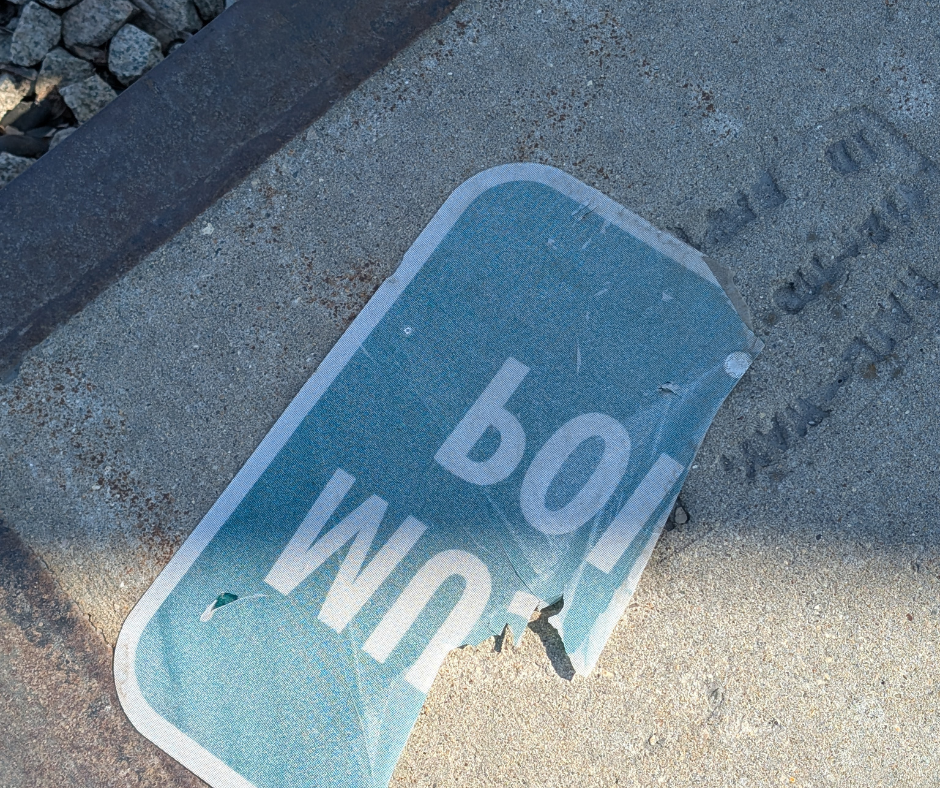 Broken Sign.png
