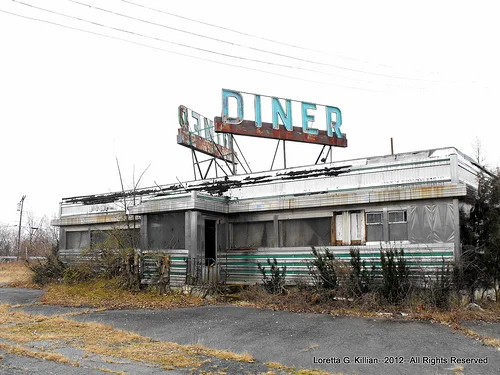 Radio Ghosts in the Diner