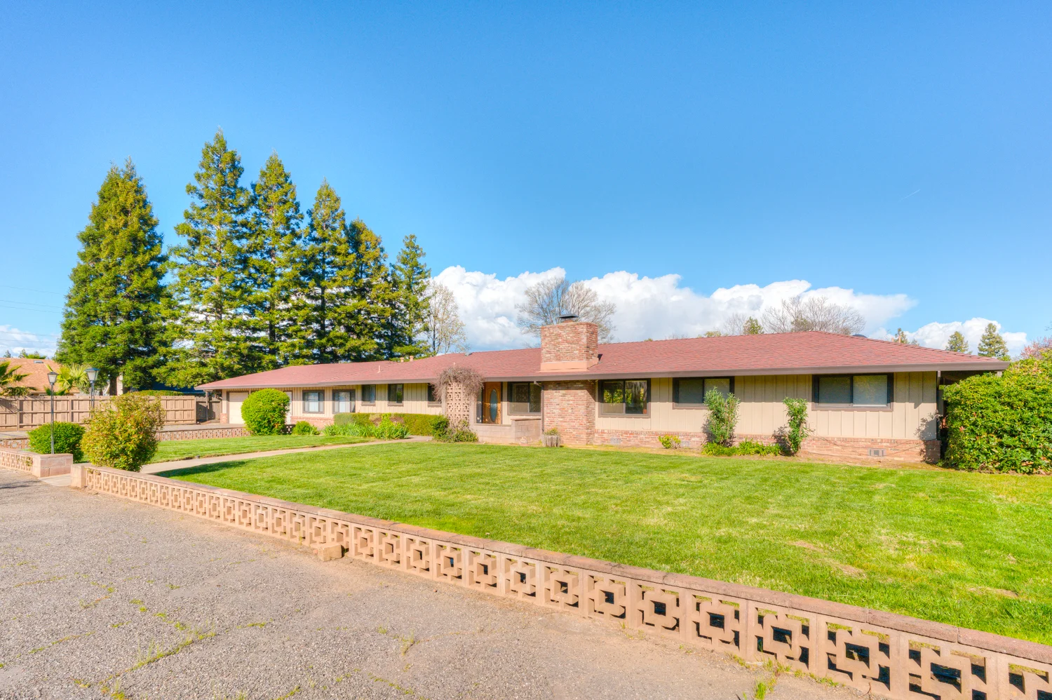 2830 North 001.jpg