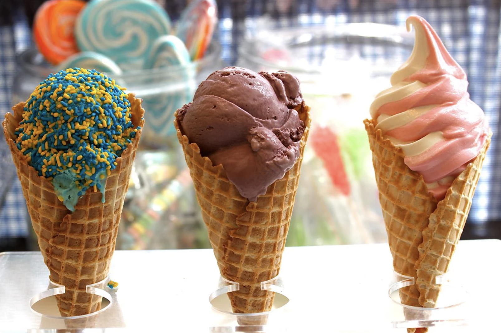Ice cream new. Мороженое. Красивое мороженое. Мороженое разные. Необычное мороженое в рожке.