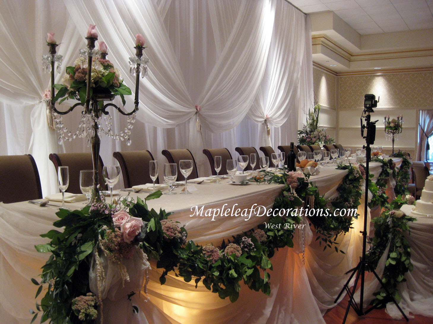 WestRiver_HugKiss_Taupe_2854.jpg