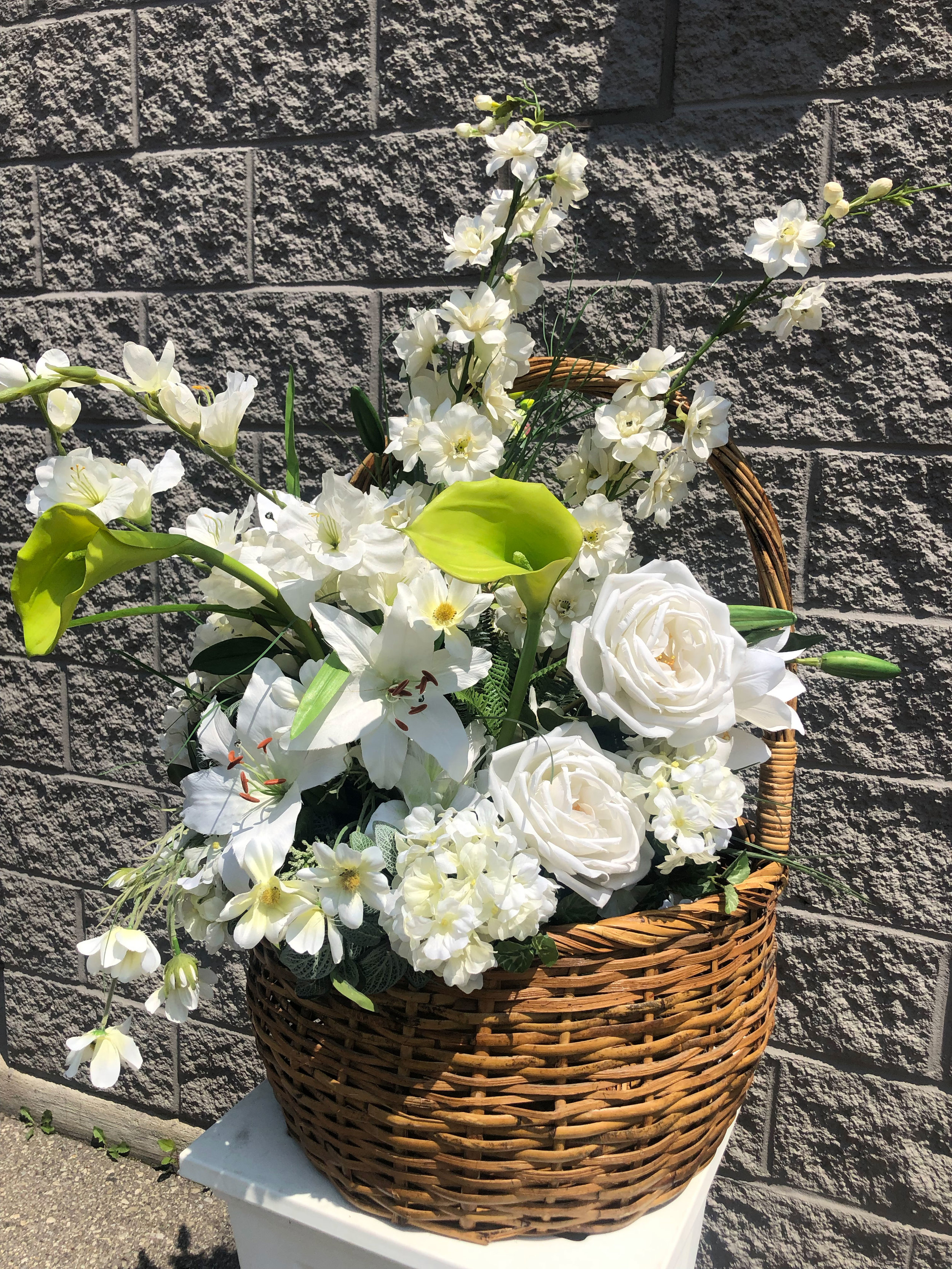 mld-wedding-decorations-props-silk-floral-arrnagement-for-rent-toronto-wicker-baskets-LARGE.jpg