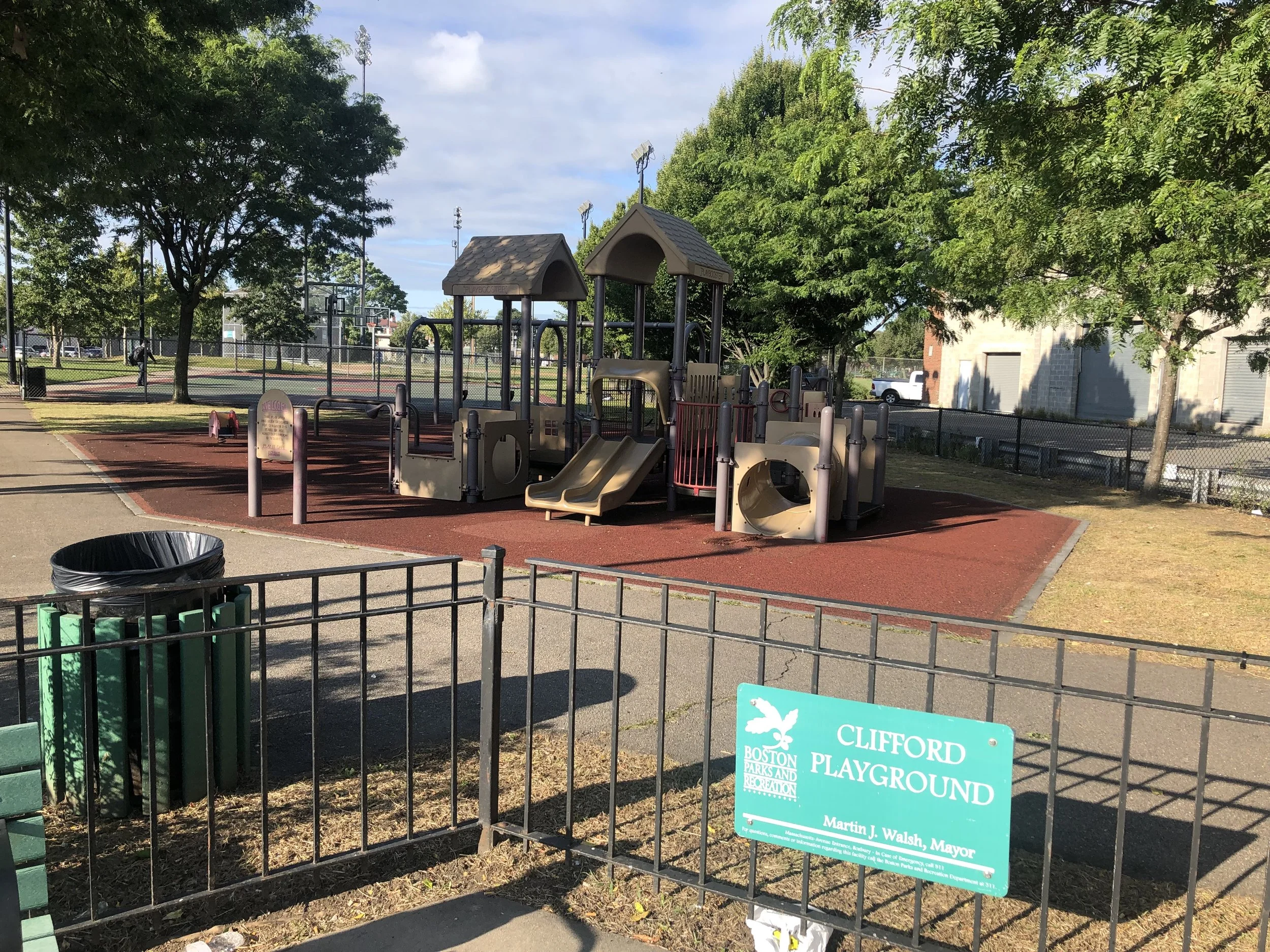 Playgrounds In Pictures: Clifford Playground 