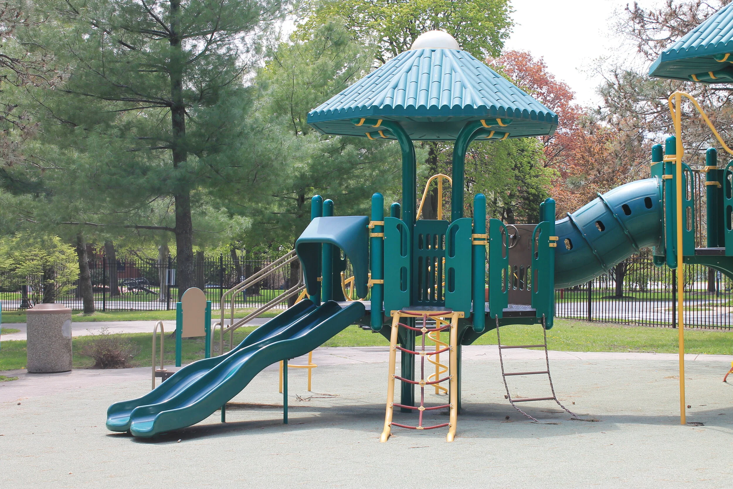 Playgrounds in Pictures: Arsenal Park and Playground (Watertown)